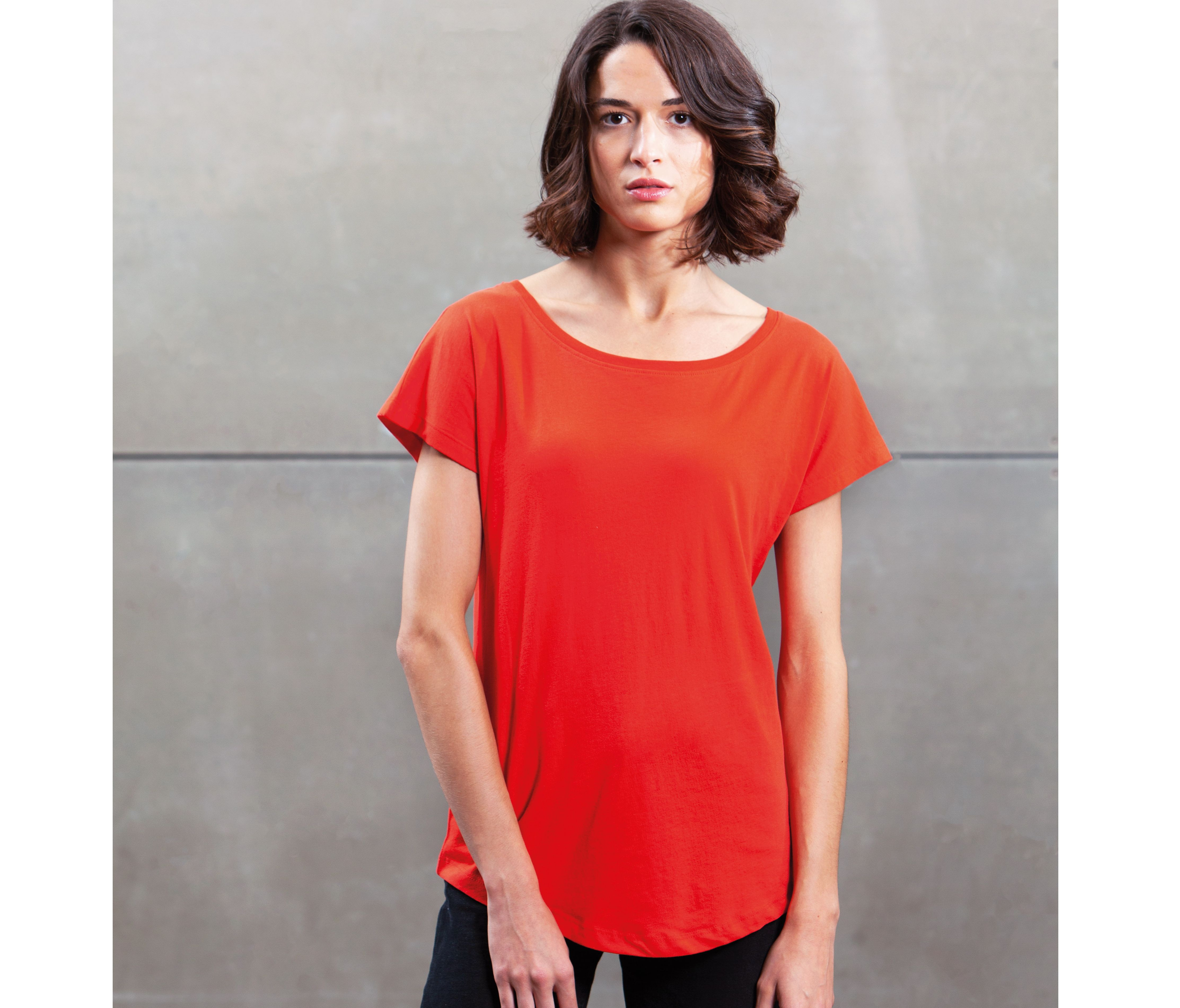 WOMEN'S LOOSE FIT T